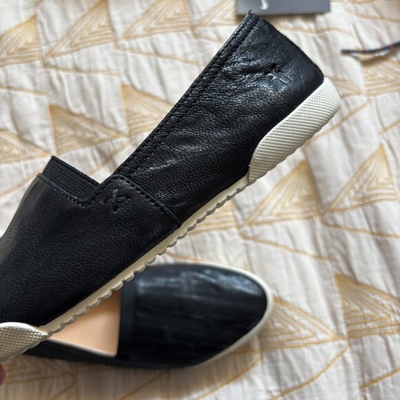 Frye Melanie Slip-On Black Leather Women’s Size 6 - Picture 10 of 11